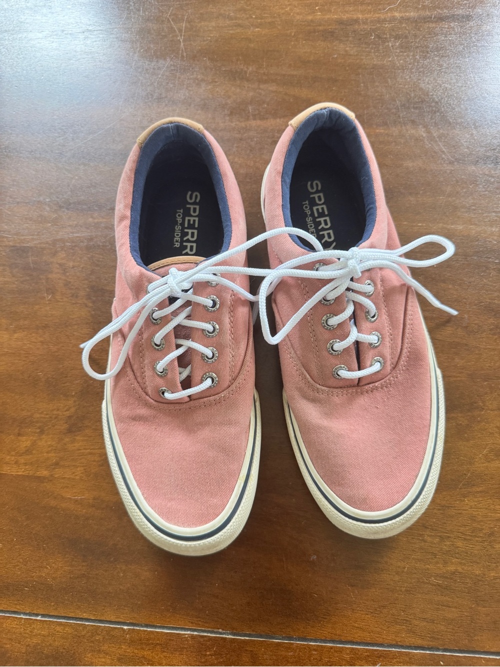 Sperry Men’s Canvas Sneakers in Rose Pink and Navy Trim size 7